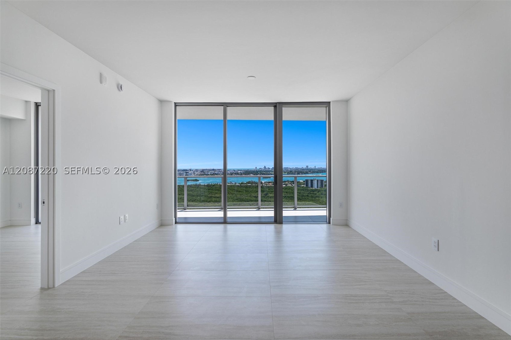 2411 Laguna #2704, North Miami FL 33181