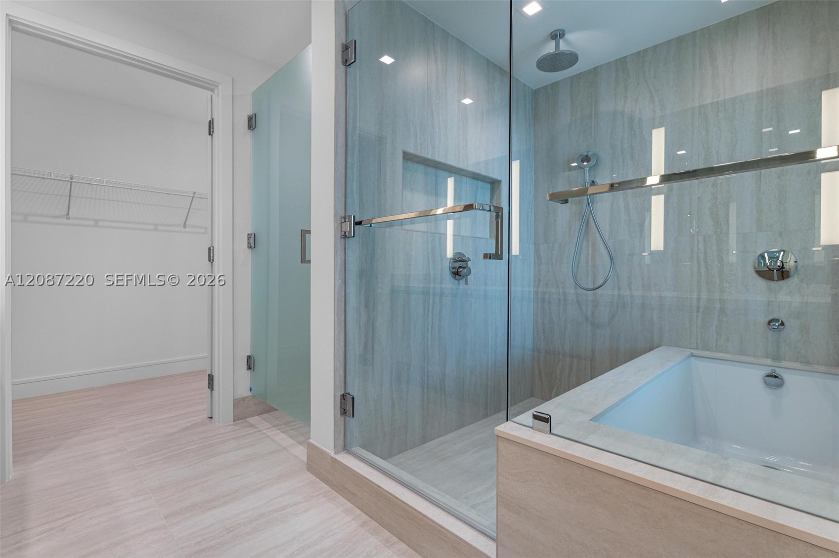 2411 Laguna #2704, North Miami FL 33181
