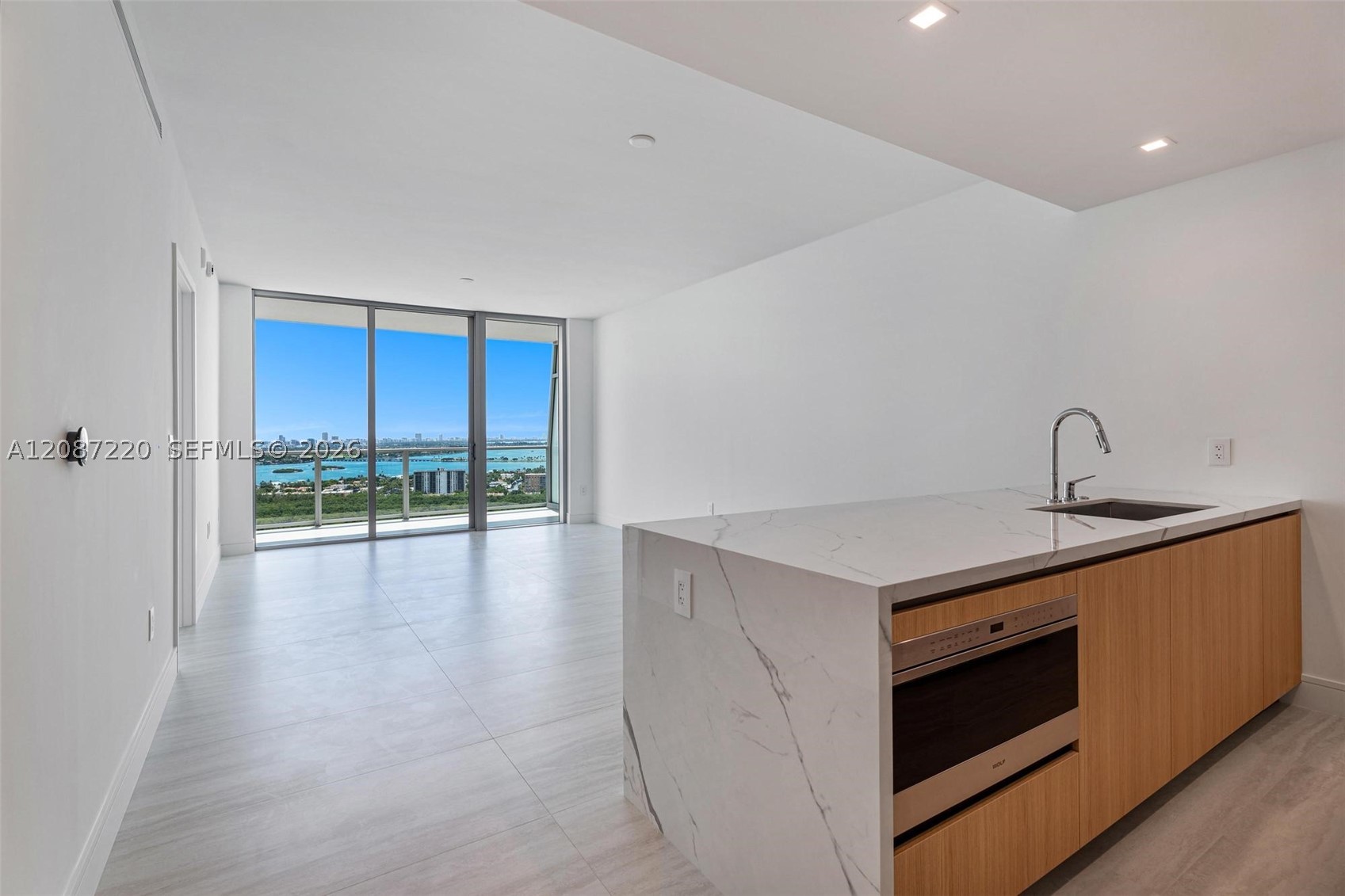 2411 Laguna #2704, North Miami FL 33181