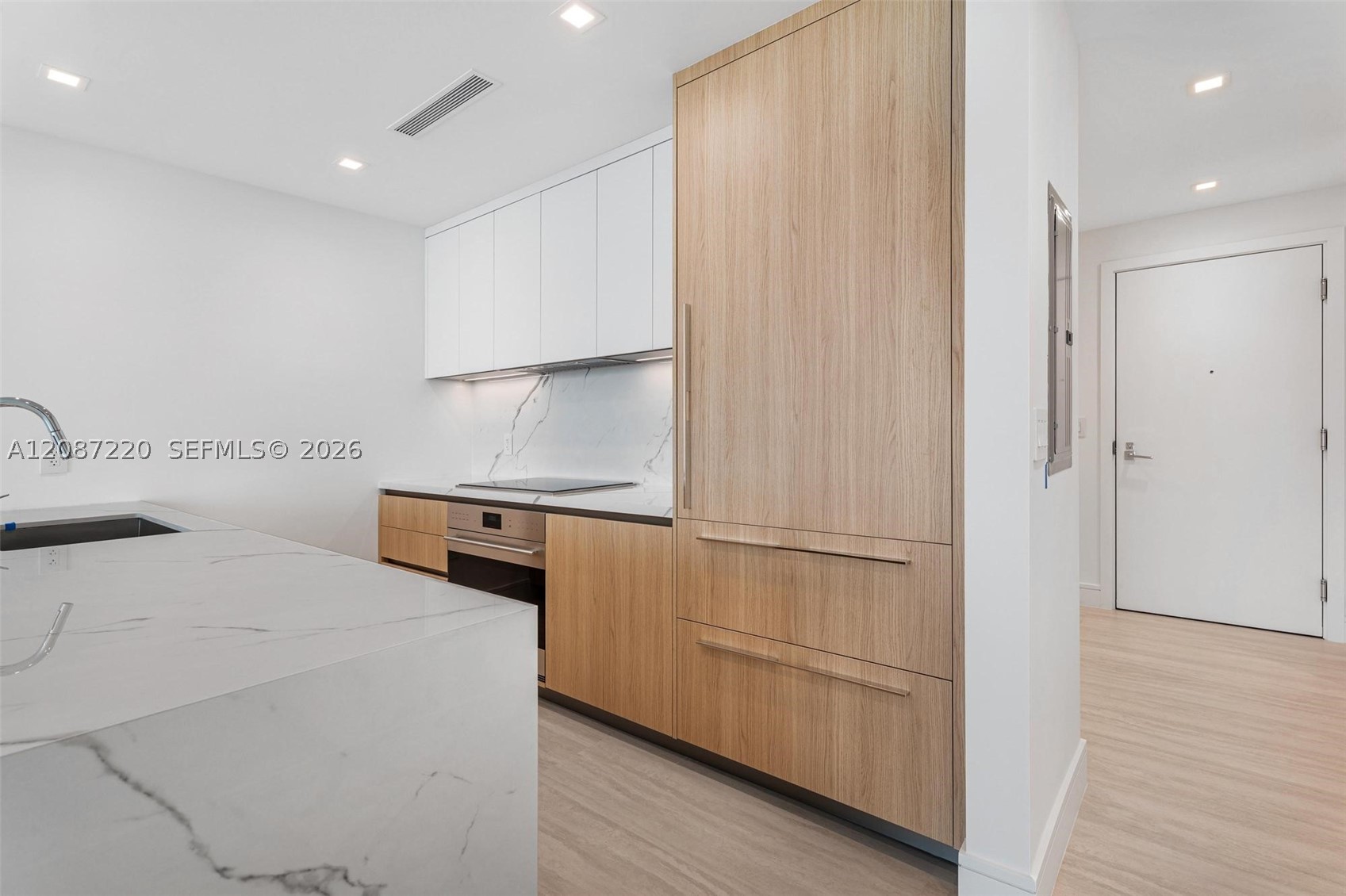 2411 Laguna #2704, North Miami FL 33181