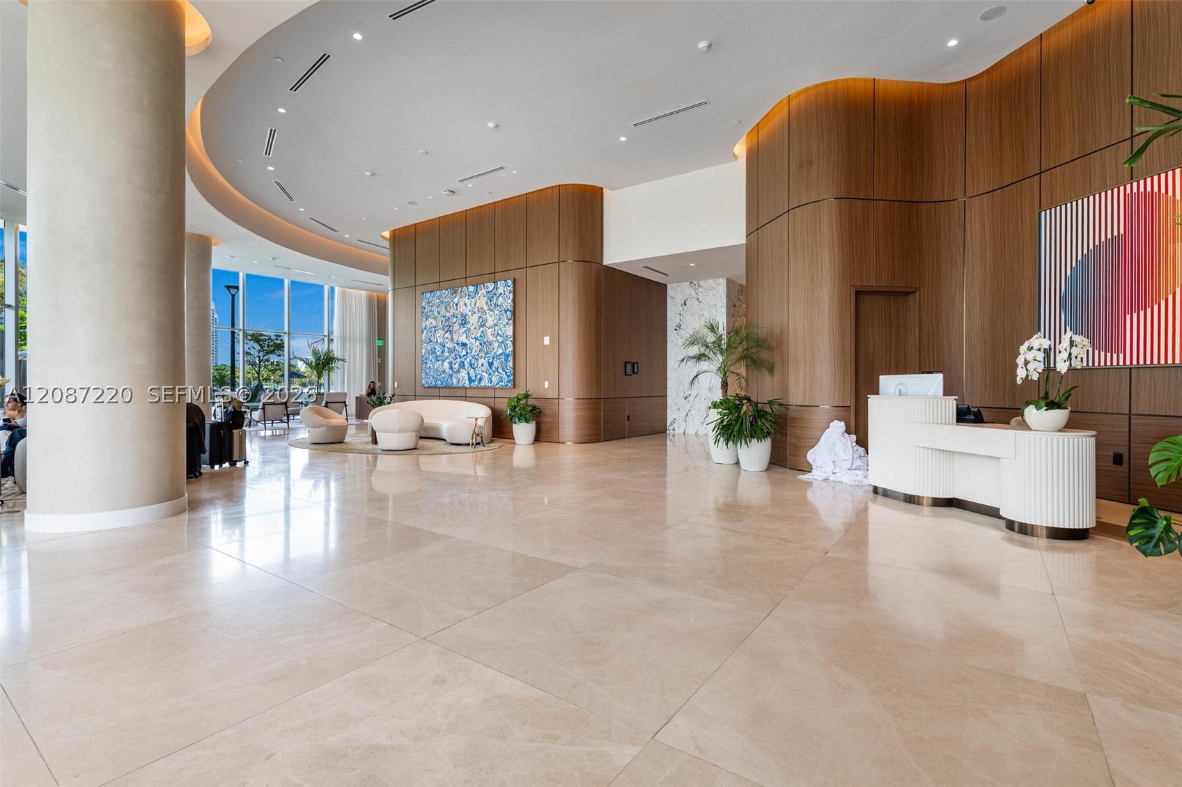 2411 Laguna #2704, North Miami FL 33181