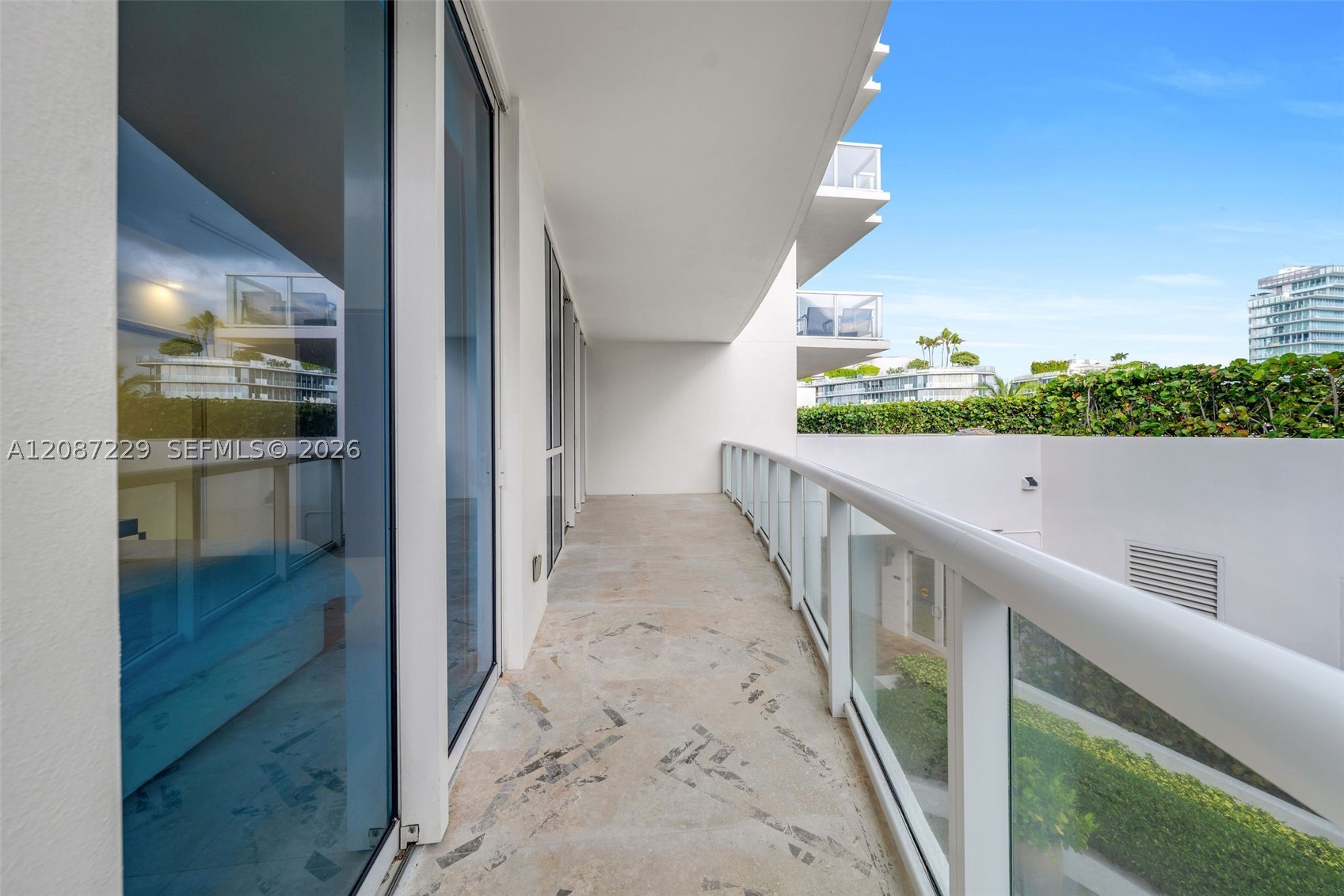 50 S Pointe Dr #514, Miami Beach FL 33139