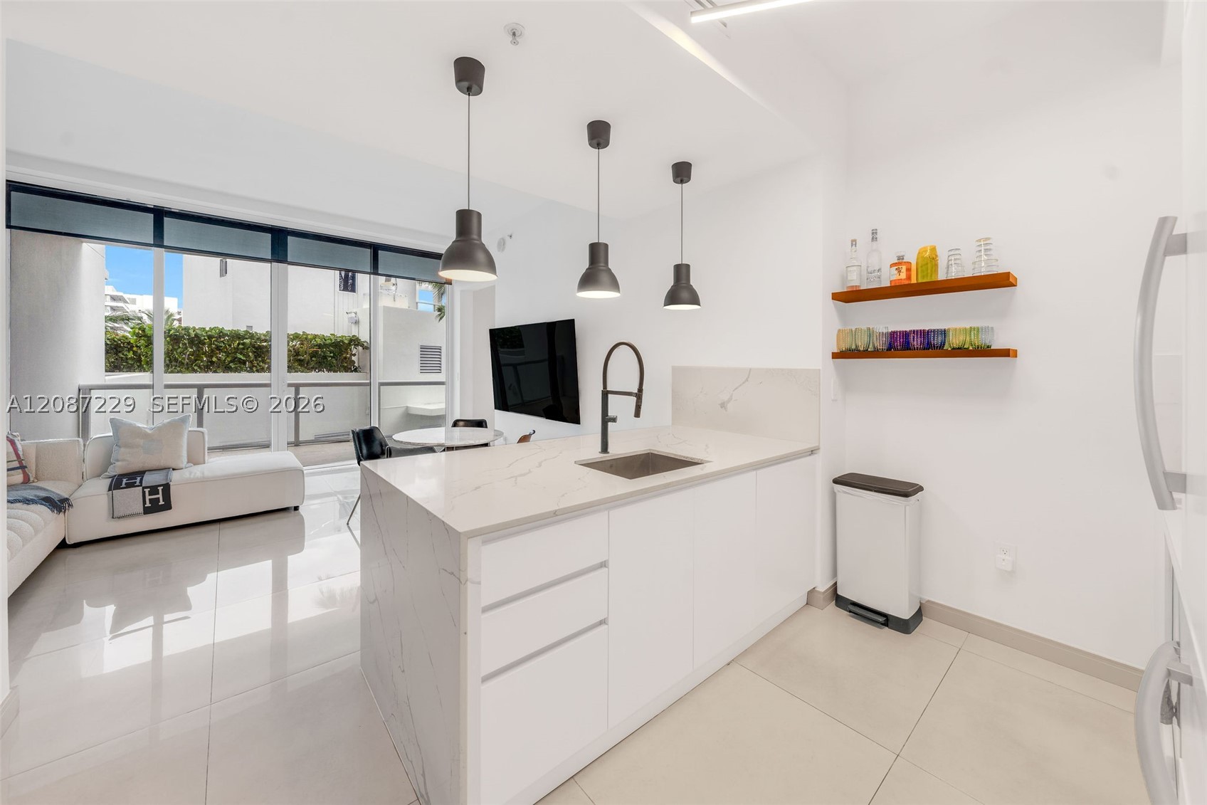 50 S Pointe Dr #514, Miami Beach FL 33139