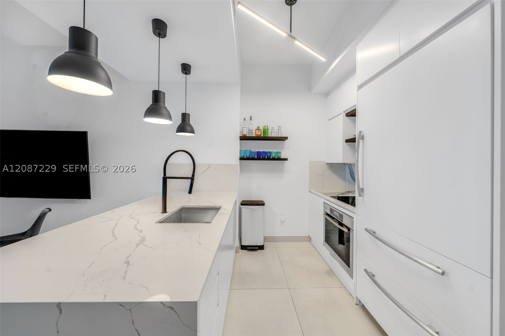 50 S Pointe Dr #514, Miami Beach FL 33139