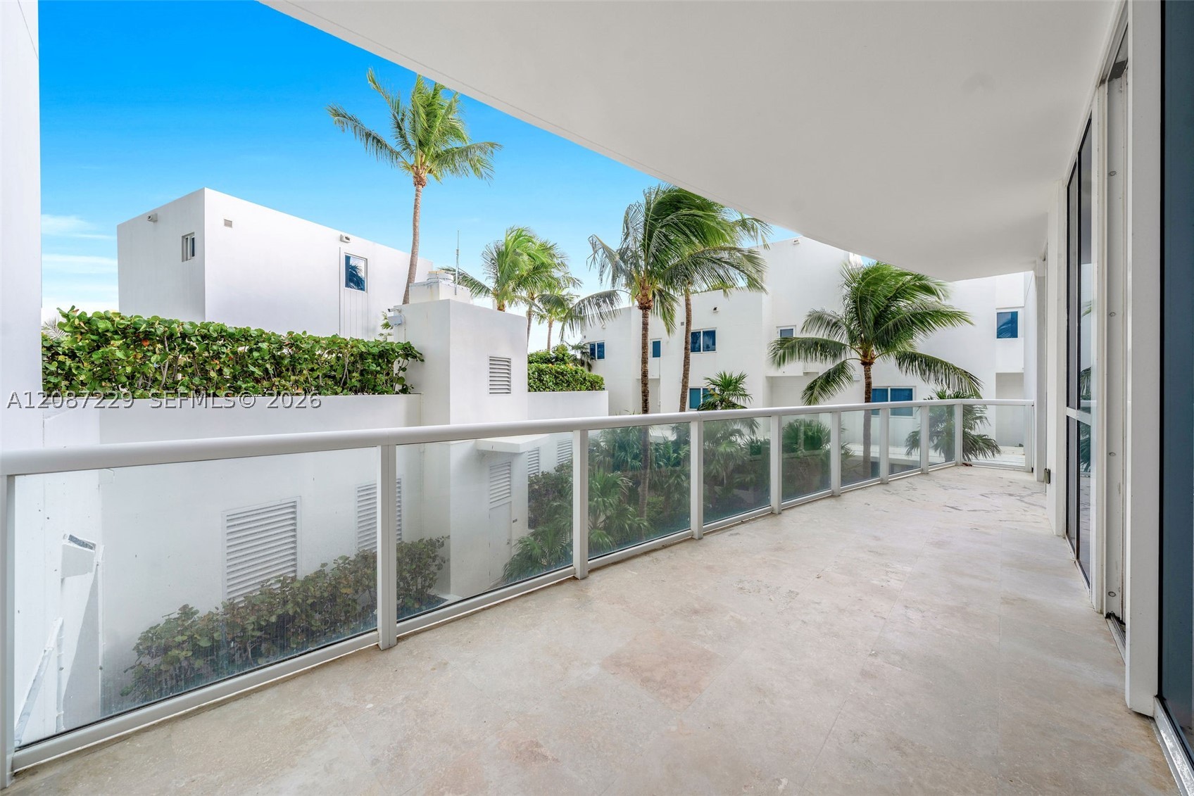 50 S Pointe Dr #514, Miami Beach FL 33139