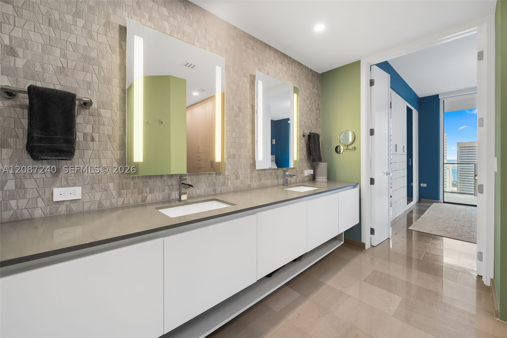 88 SW 7th St #3107, Miami FL 33130
