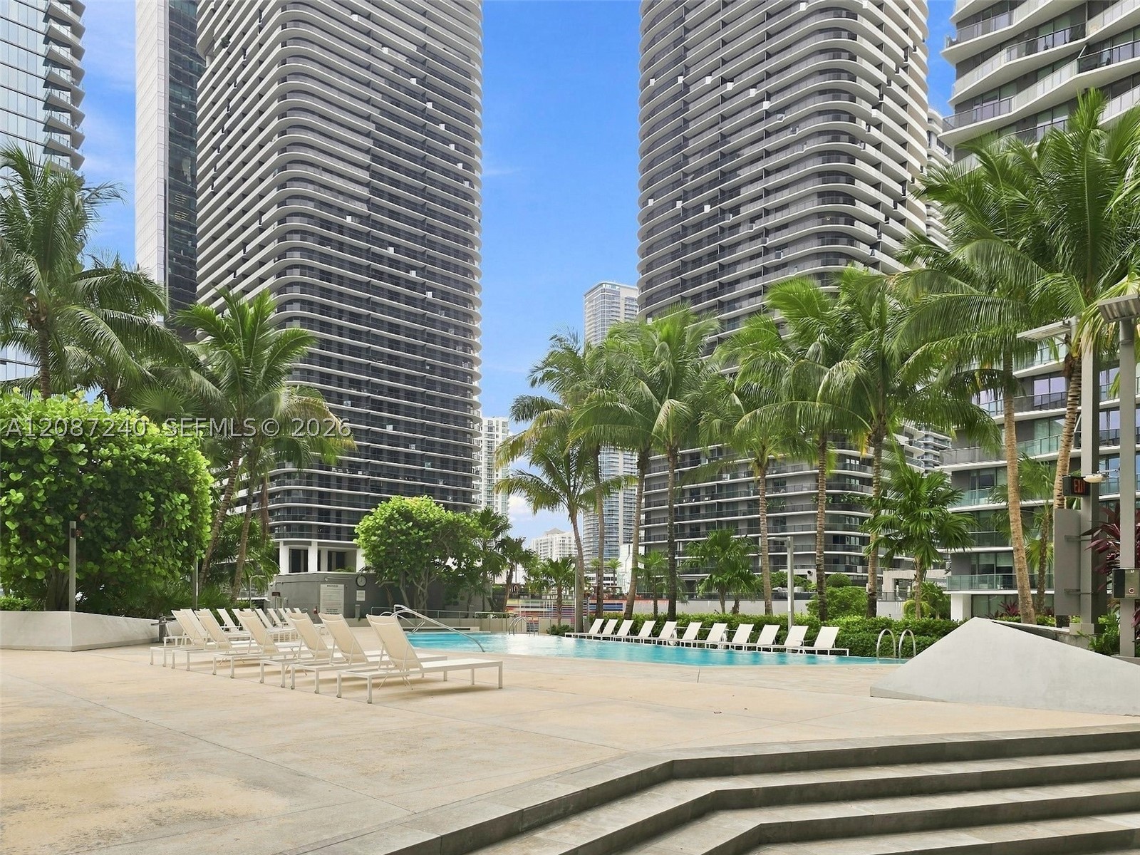 88 SW 7th St #3107, Miami FL 33130