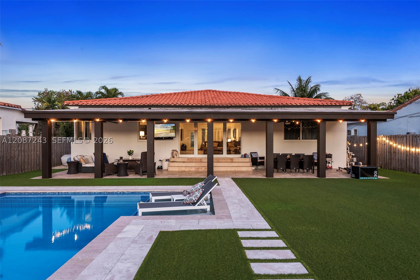7940 Hawthorne Ave, Miami Beach FL 33141