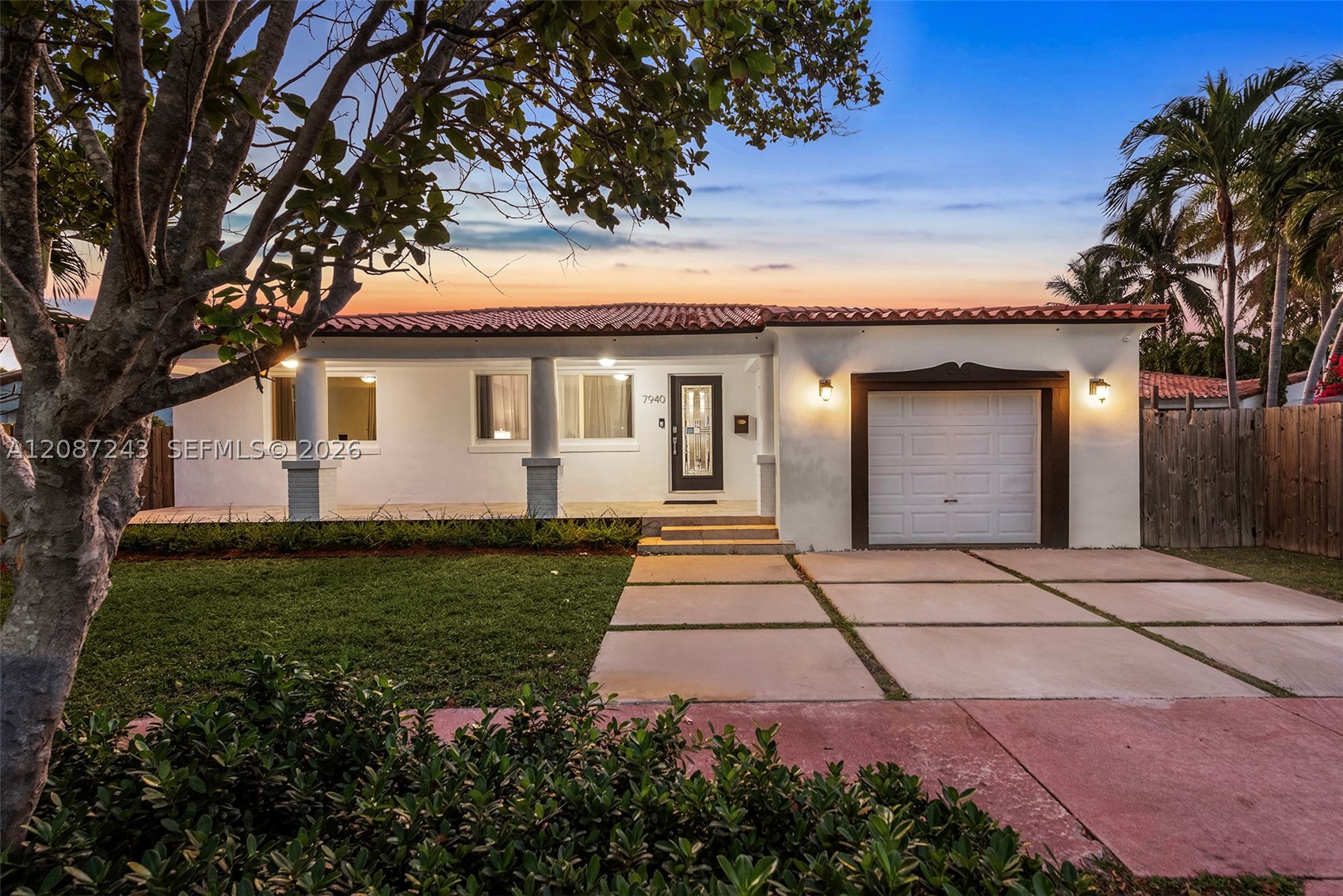7940 Hawthorne Ave, Miami Beach FL 33141