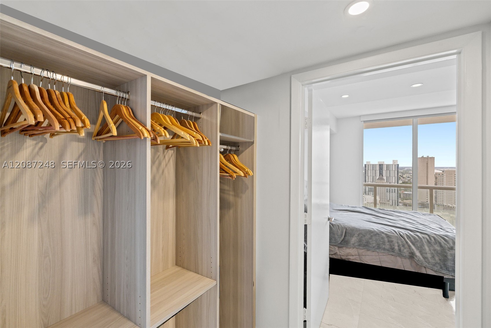 50 Biscayne Blvd #4405, Miami FL 33132