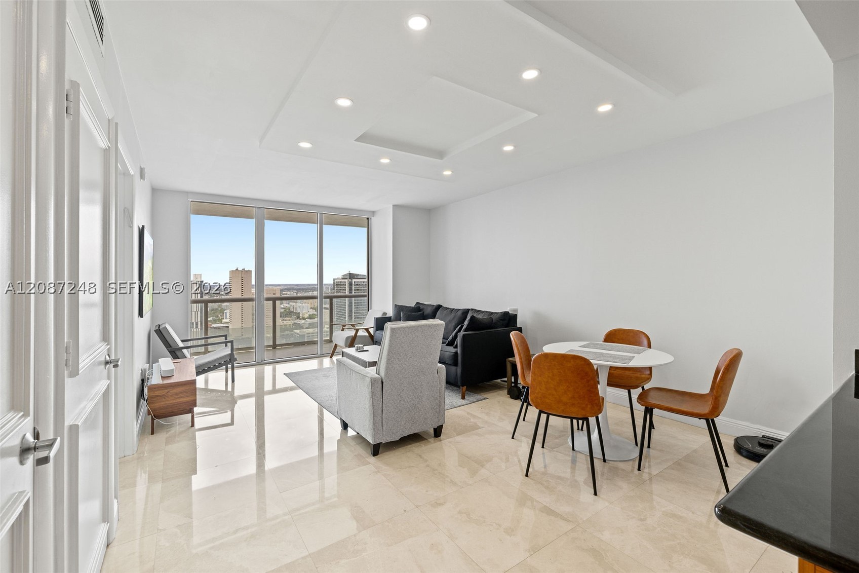 50 Biscayne Blvd #4405, Miami FL 33132