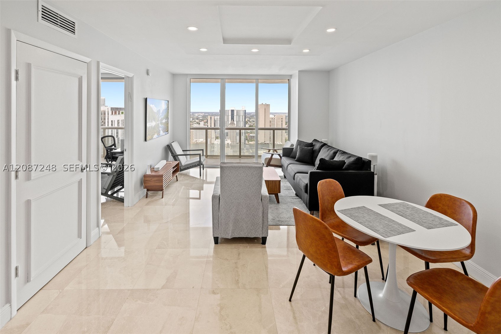50 Biscayne Blvd #4405, Miami FL 33132