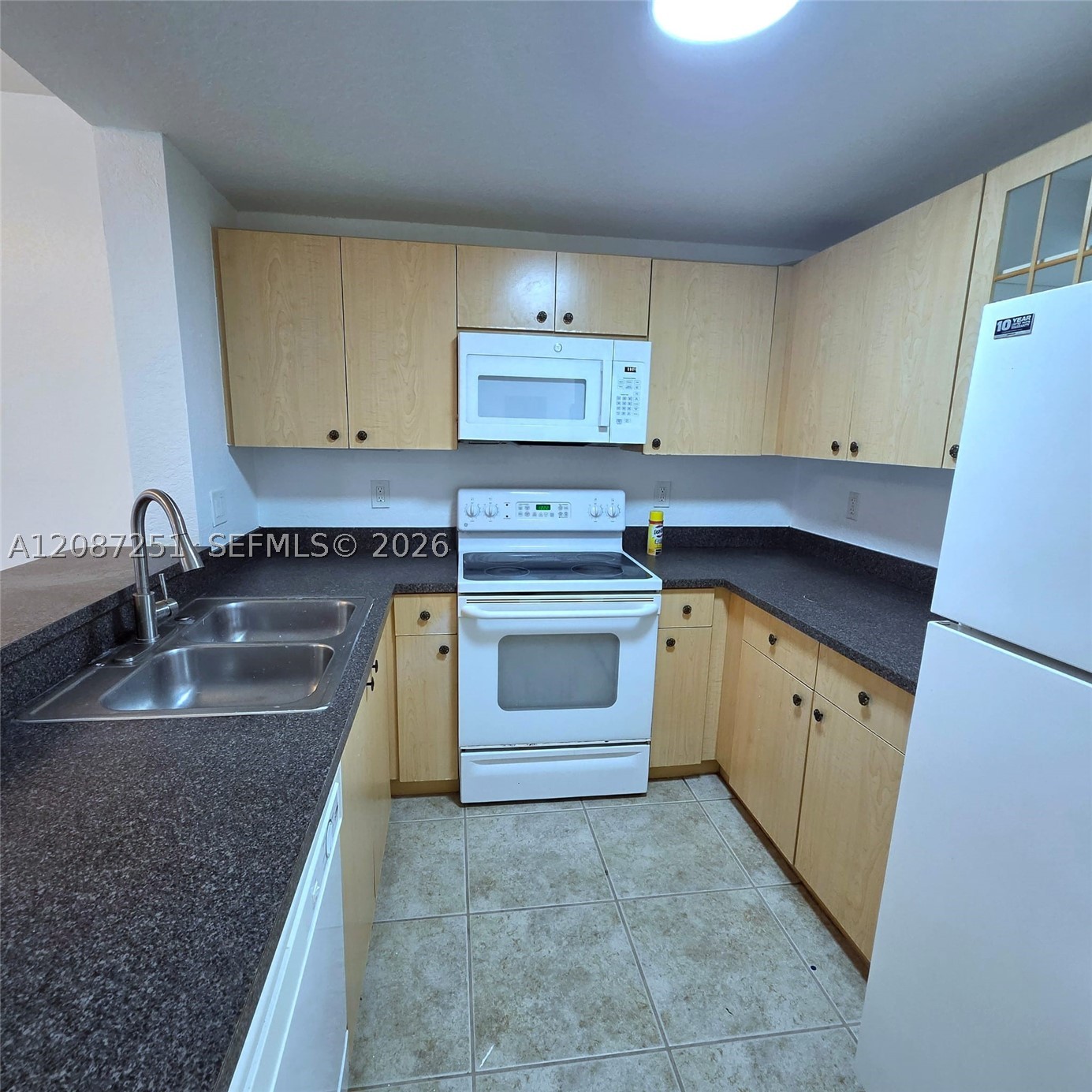 2901 Riverside Dr #203, Coral Springs FL 33065