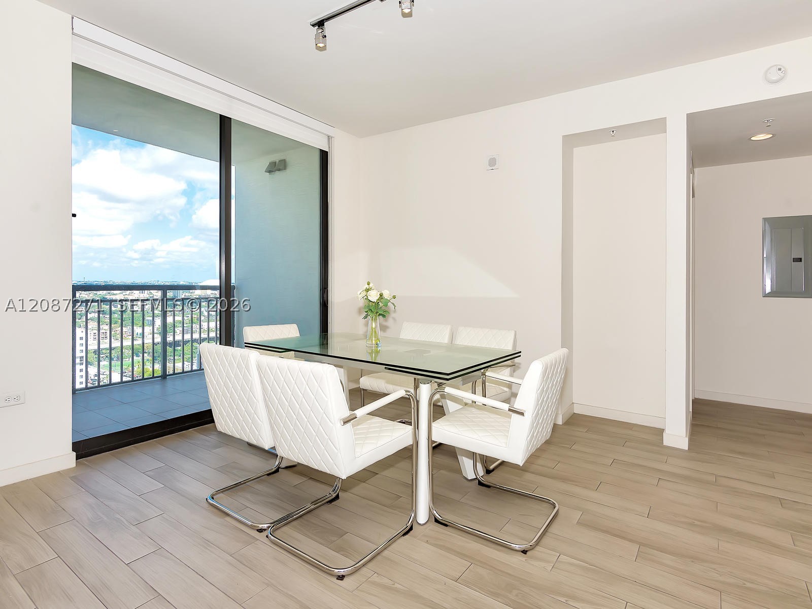 999 SW 1st Ave #2512, Miami FL 33130