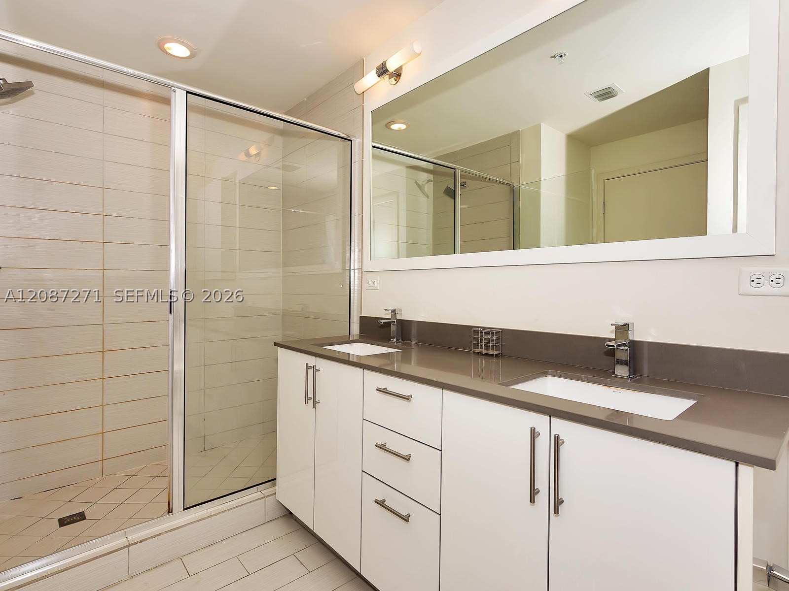 999 SW 1st Ave #2512, Miami FL 33130