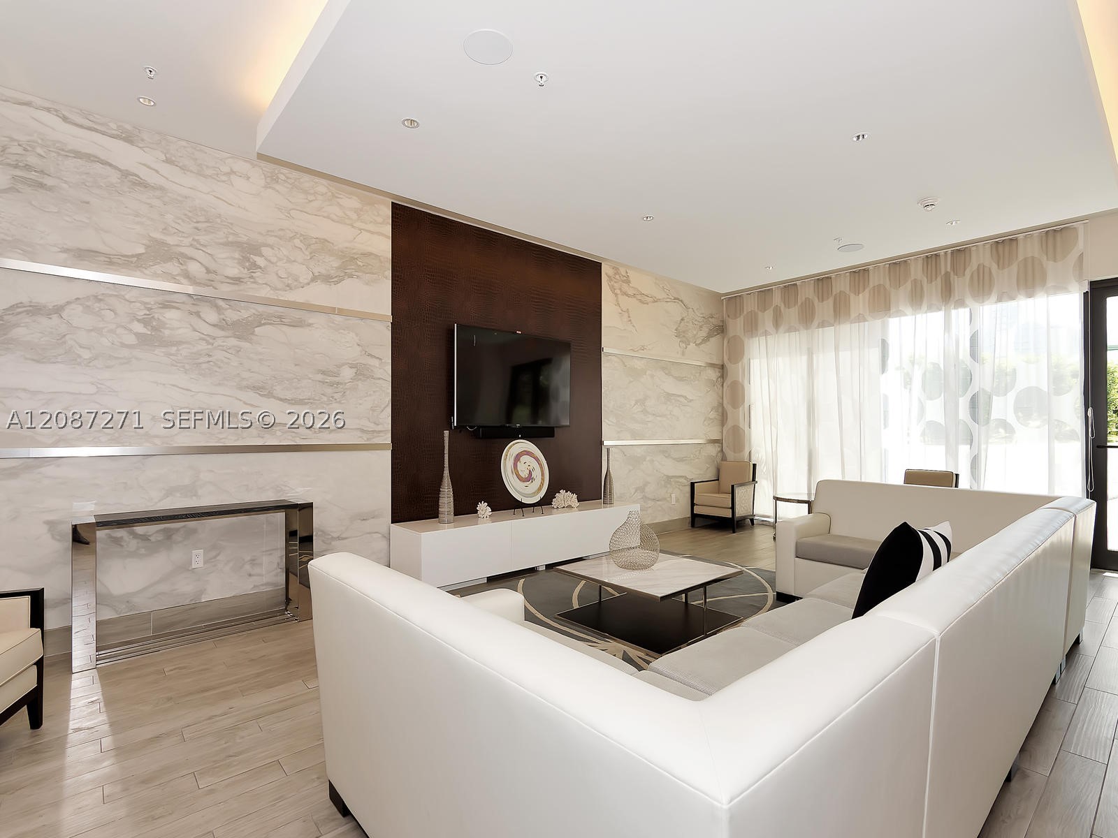 999 SW 1st Ave #2512, Miami FL 33130