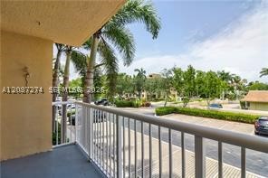 609 E Sheridan St #201, Dania Beach FL 33004