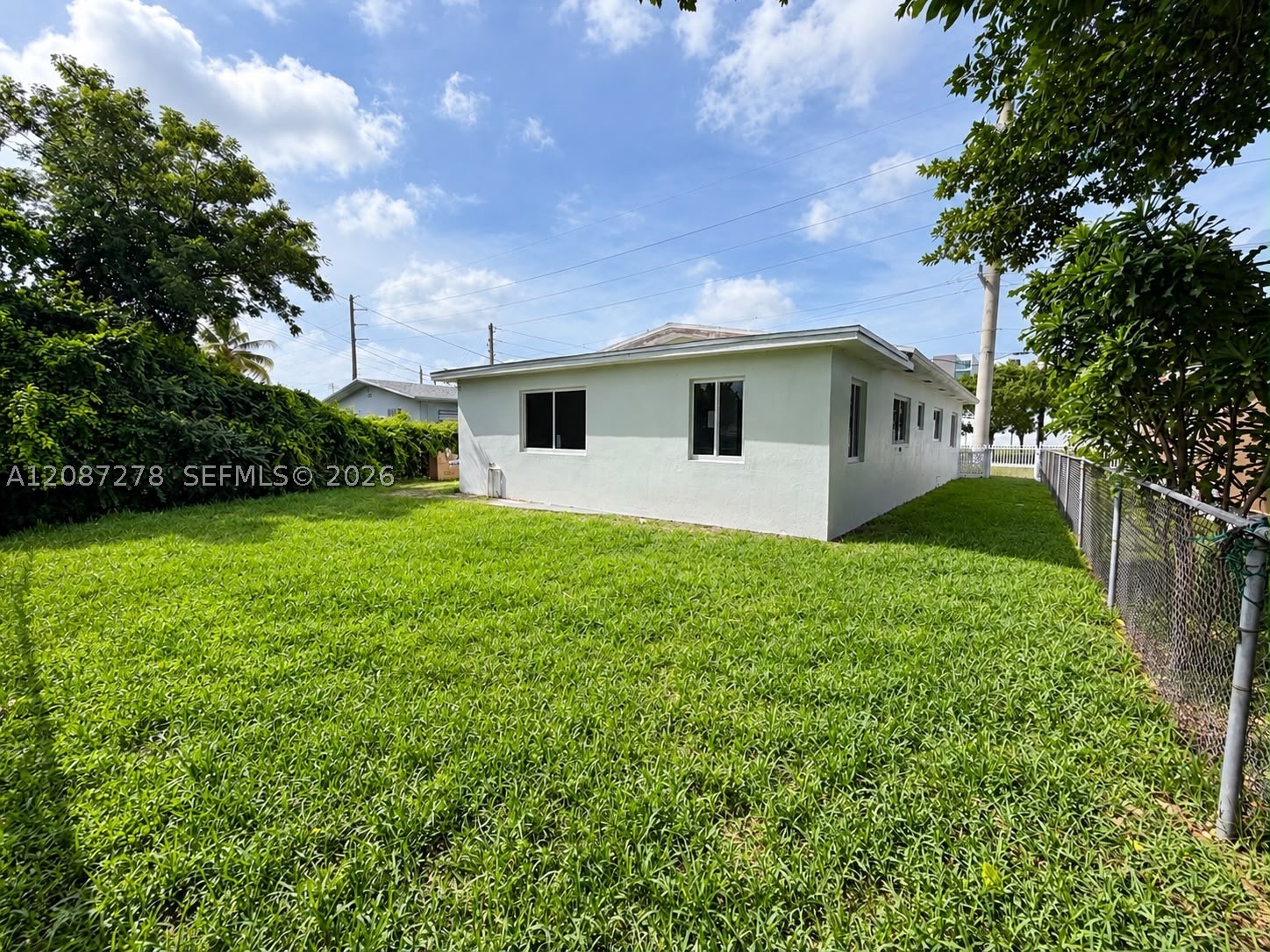 940 NW 67th St, Miami FL 33150