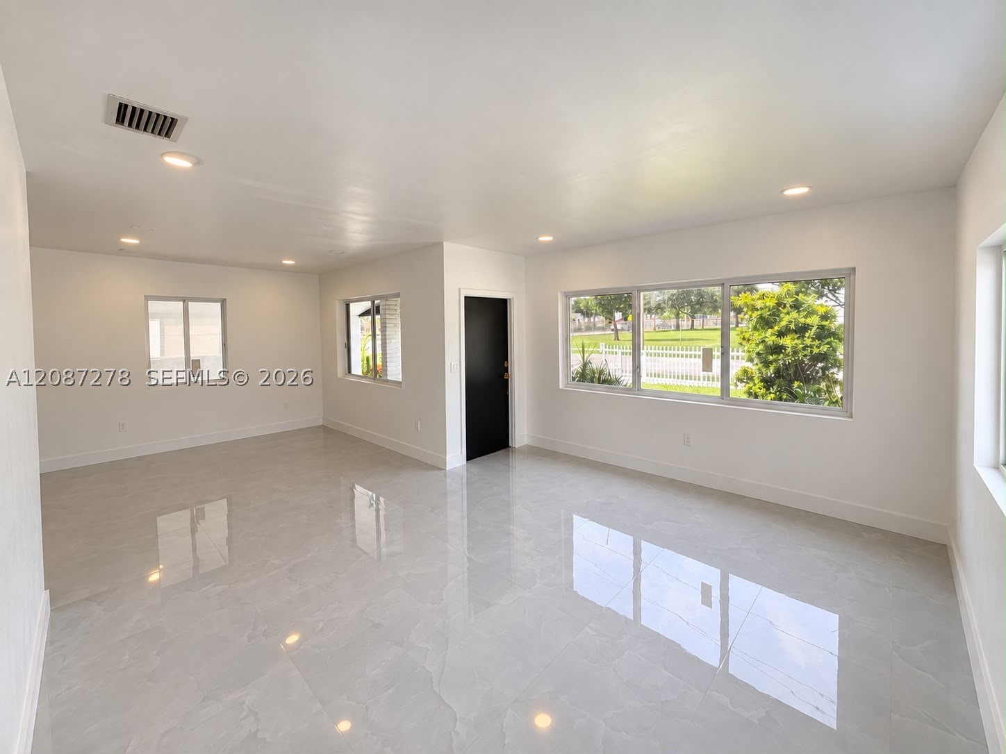 940 NW 67th St, Miami FL 33150