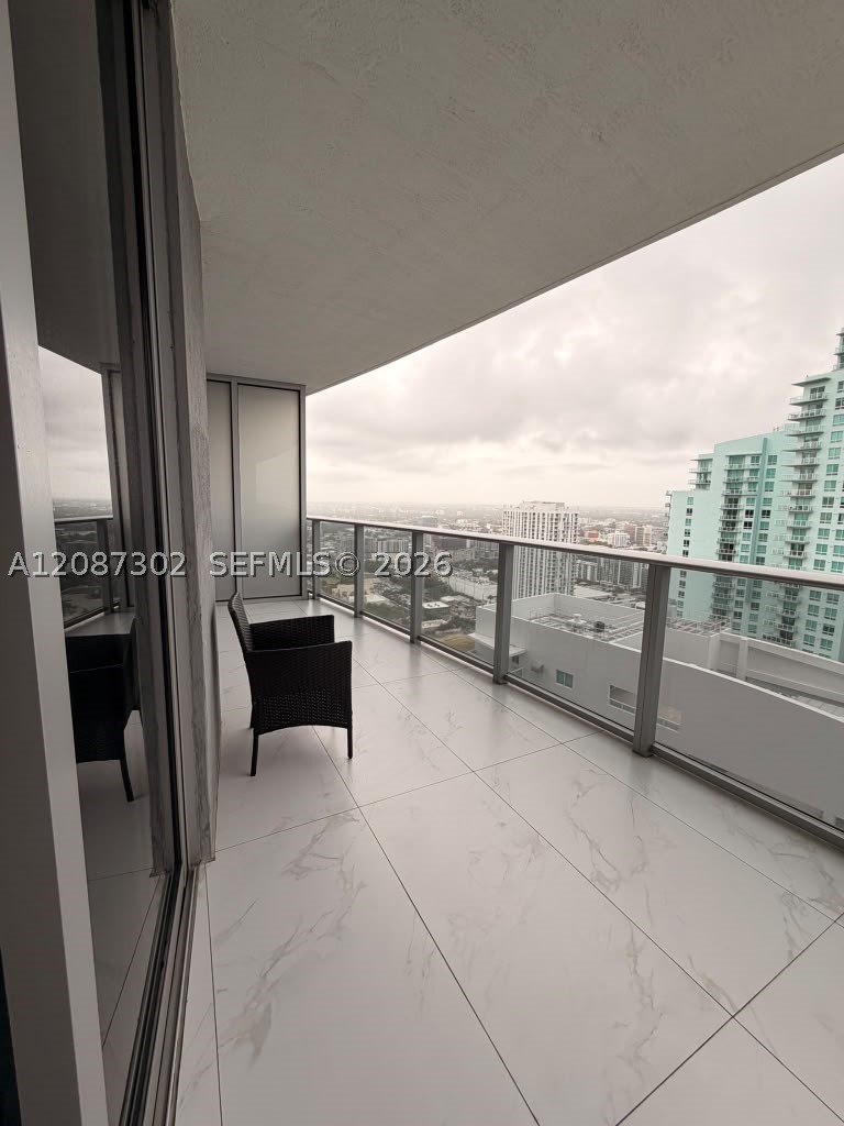 Miami FL 33132 - A12087302
