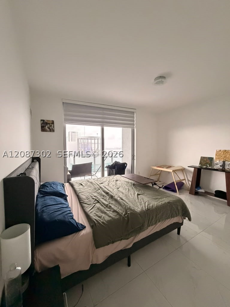 Miami FL 33132 - A12087302