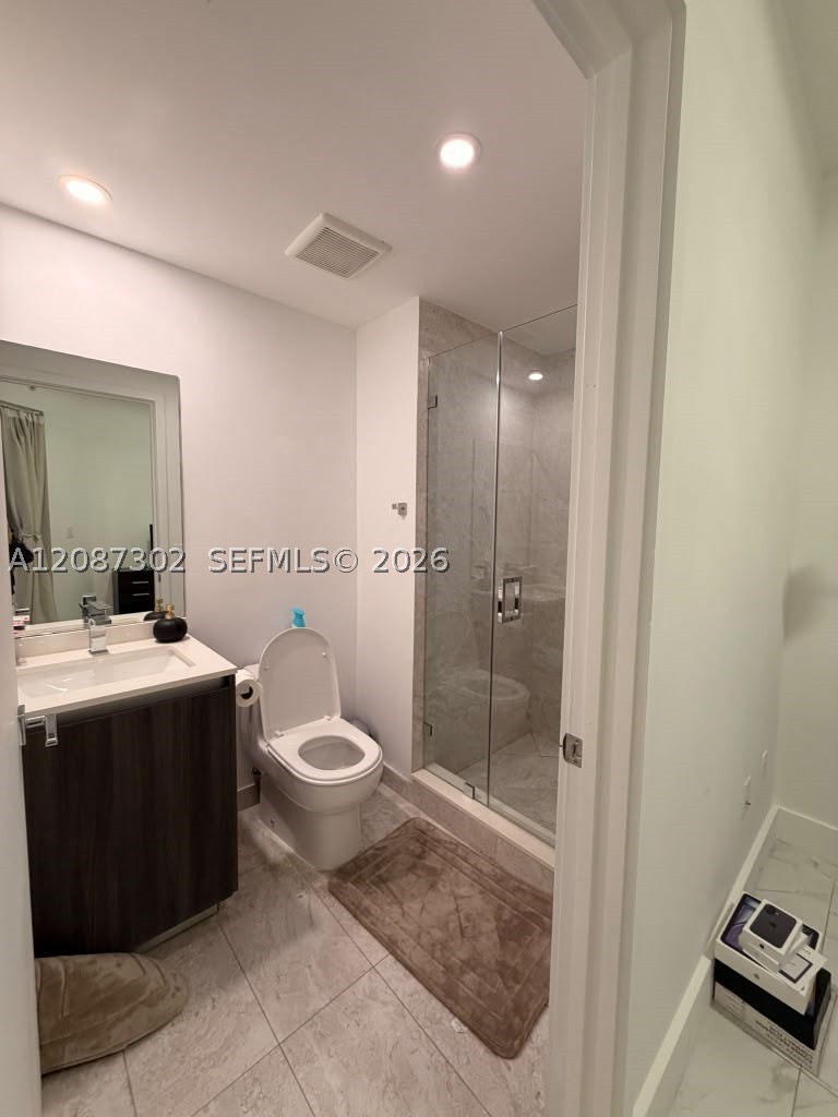 Miami FL 33132 - A12087302