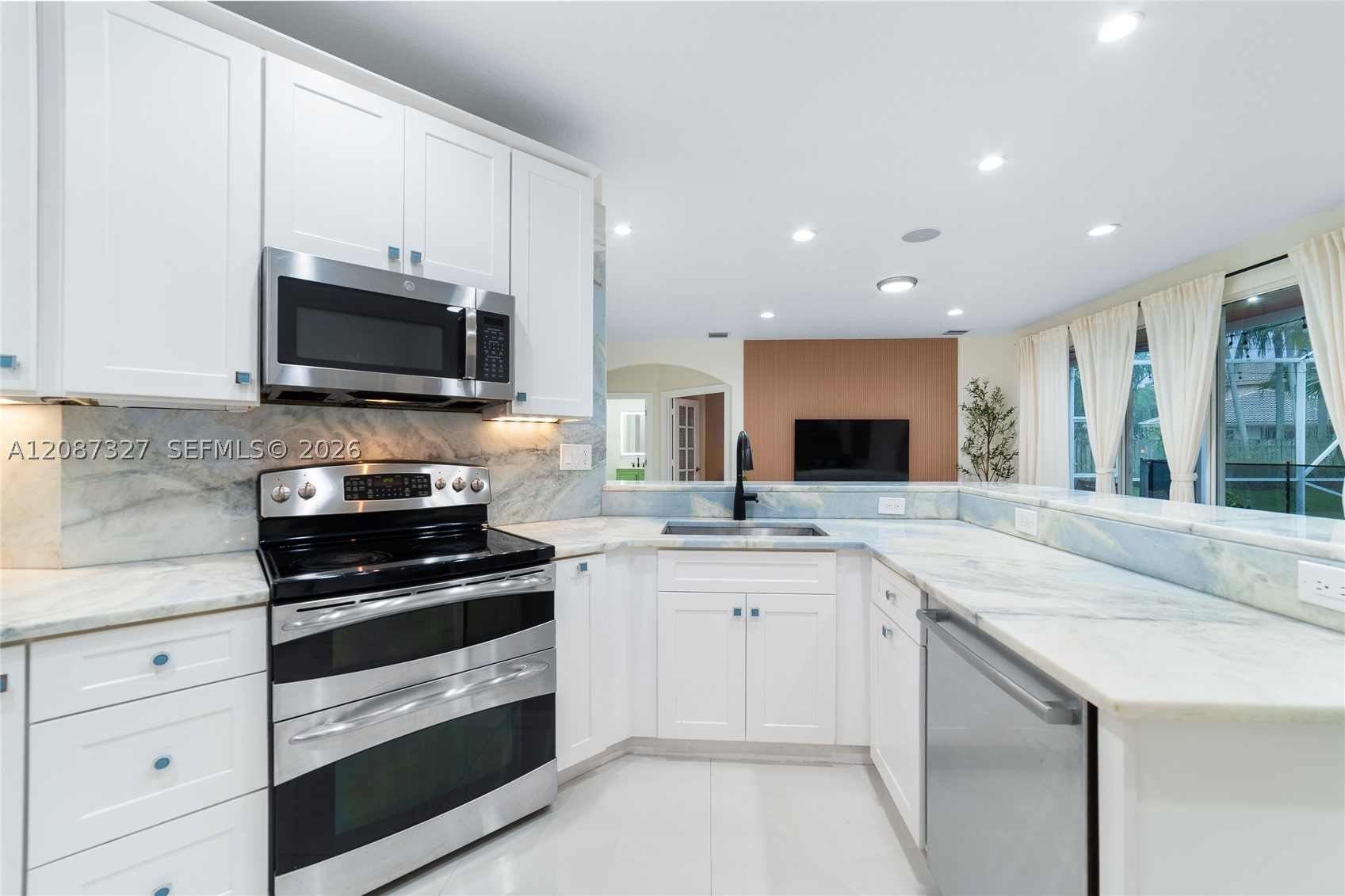 16759 NW 15th St, Pembroke Pines FL 33028