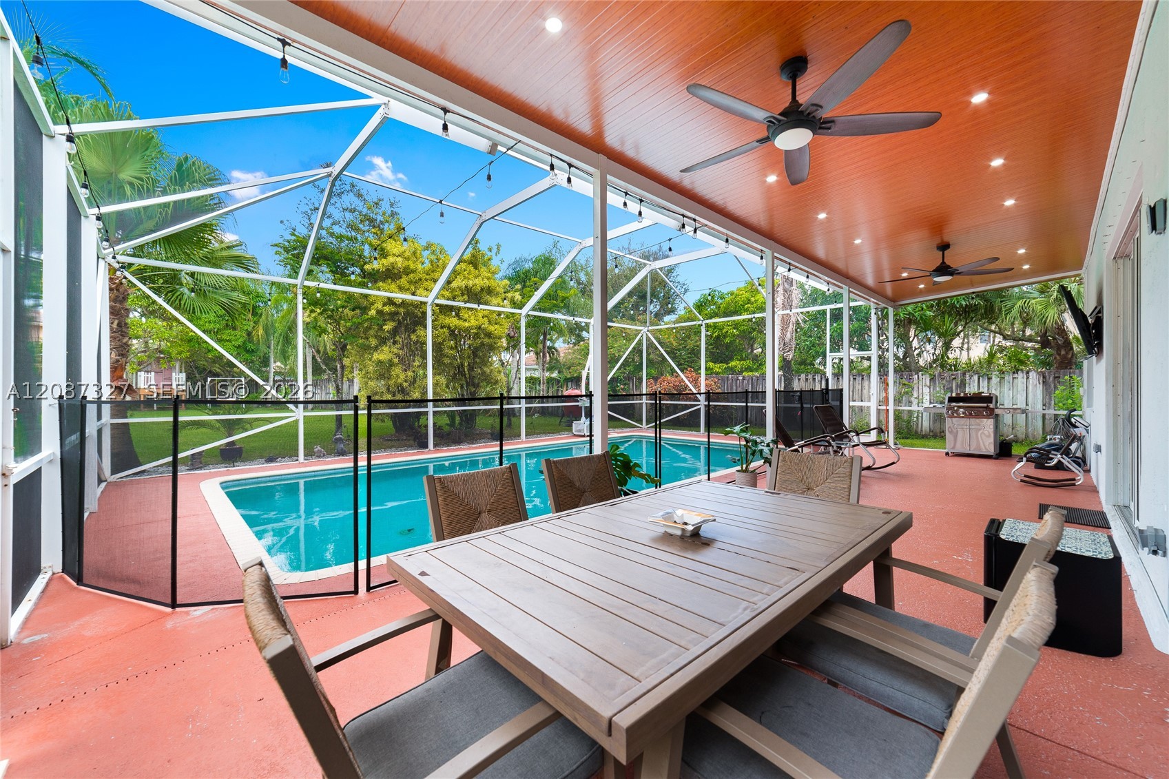 16759 NW 15th St, Pembroke Pines FL 33028