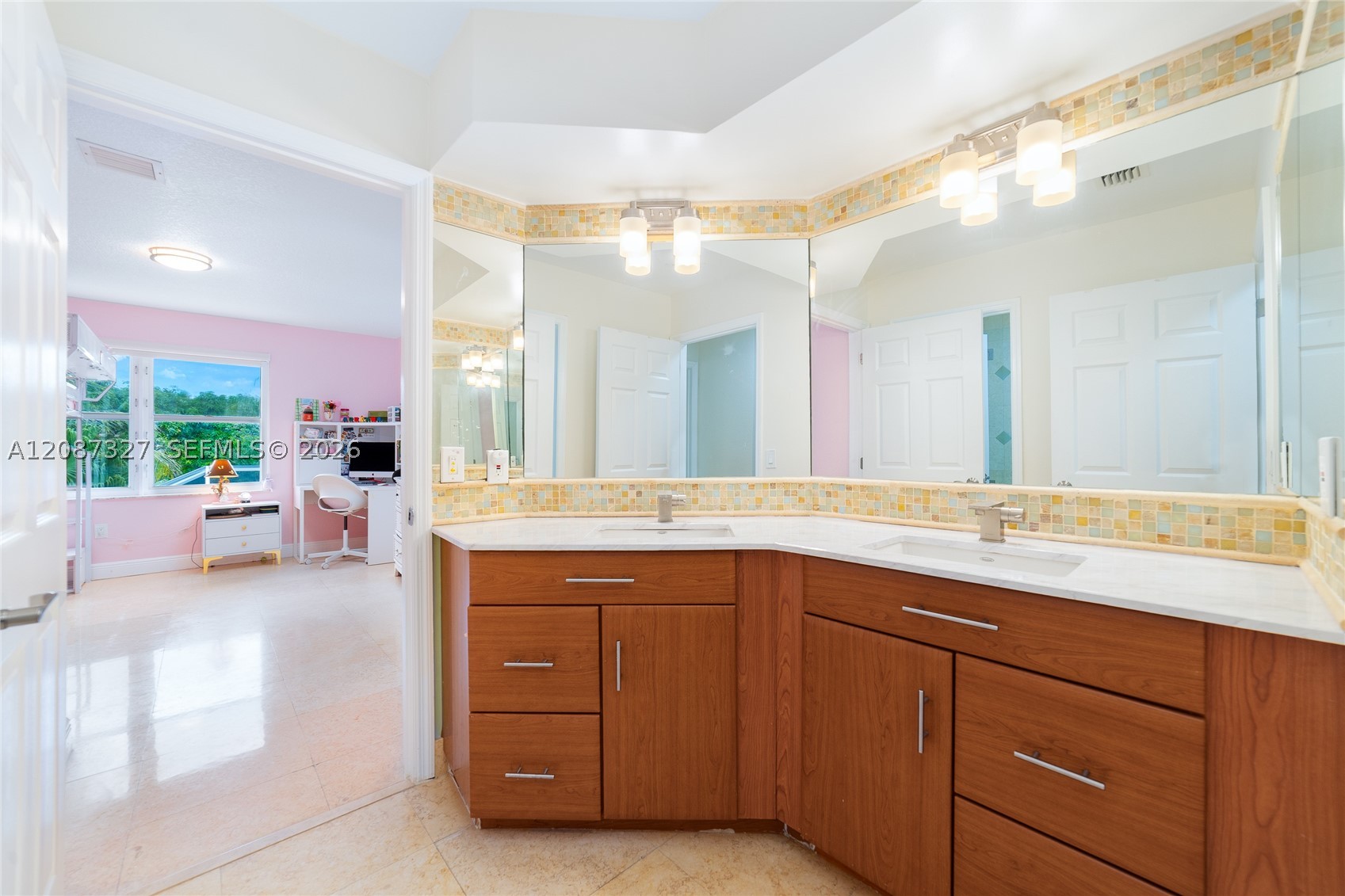 16759 NW 15th St, Pembroke Pines FL 33028