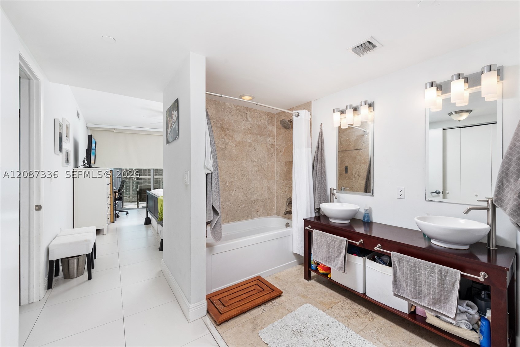 350 S Miami Ave #3802, Miami FL 33130