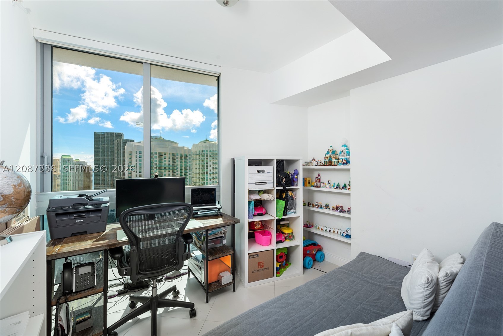 350 S Miami Ave #3802, Miami FL 33130