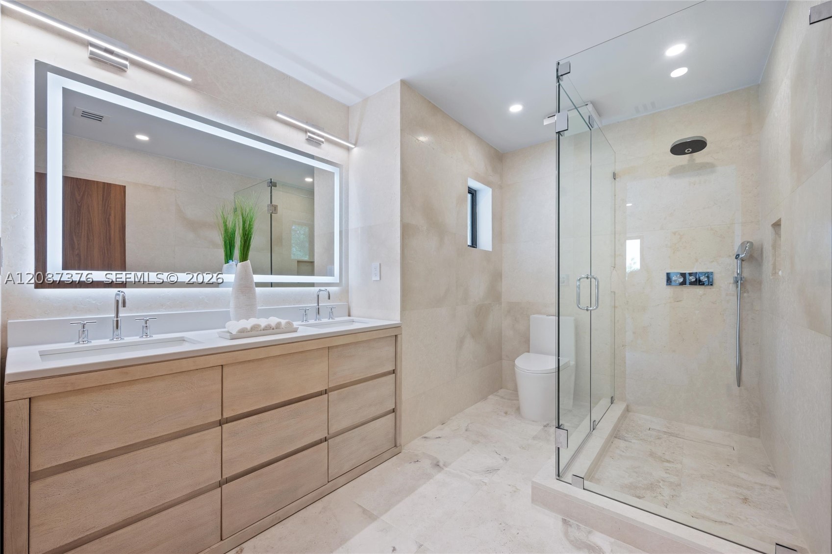 1320 Alhambra Cir #0, Coral Gables FL 33134