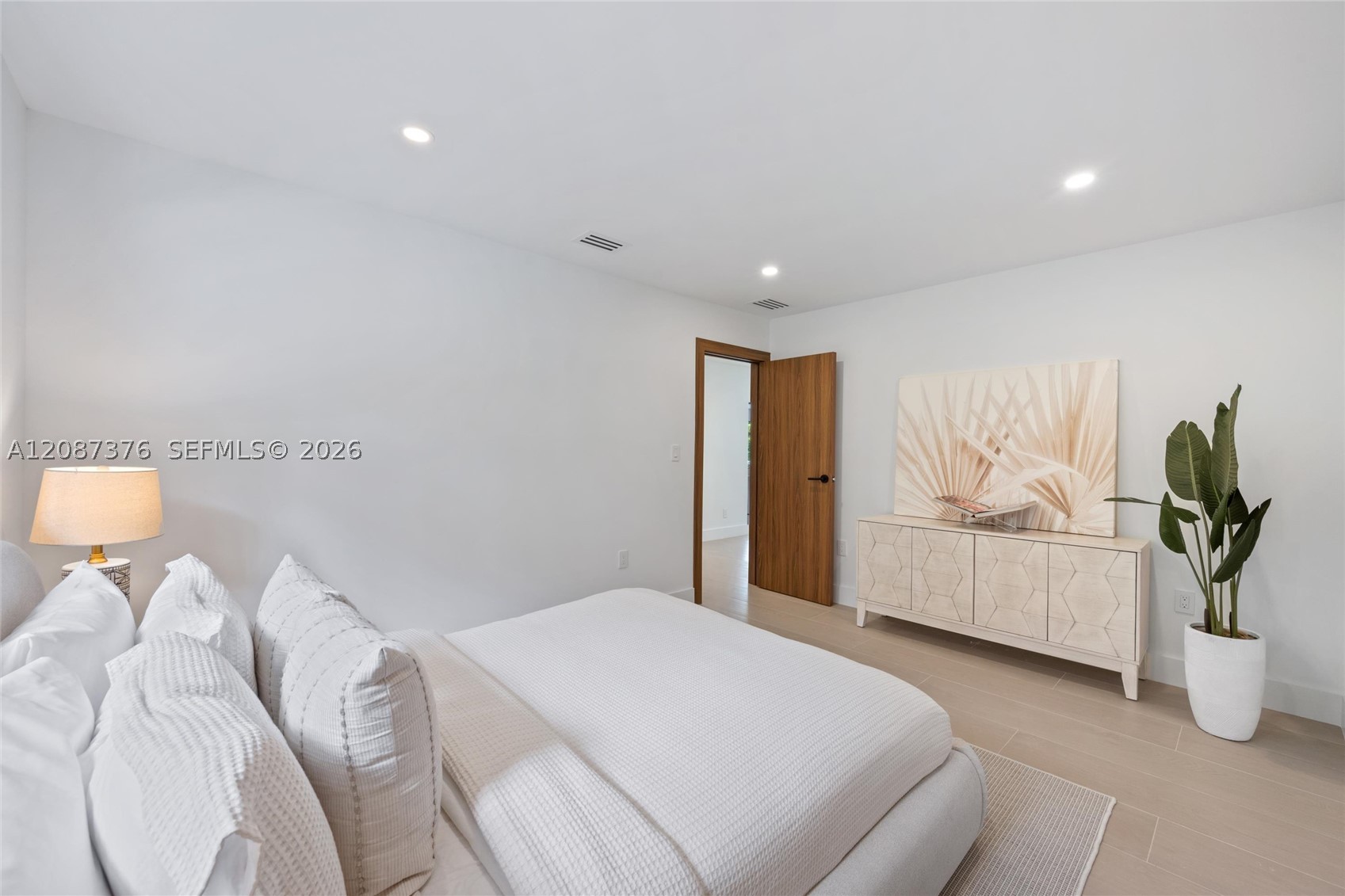 1320 Alhambra Cir #0, Coral Gables FL 33134