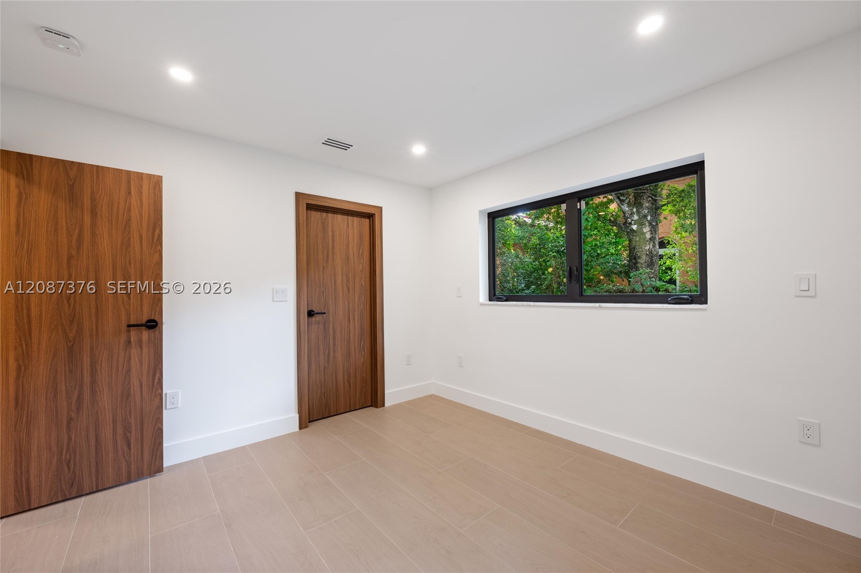 1320 Alhambra Cir #0, Coral Gables FL 33134