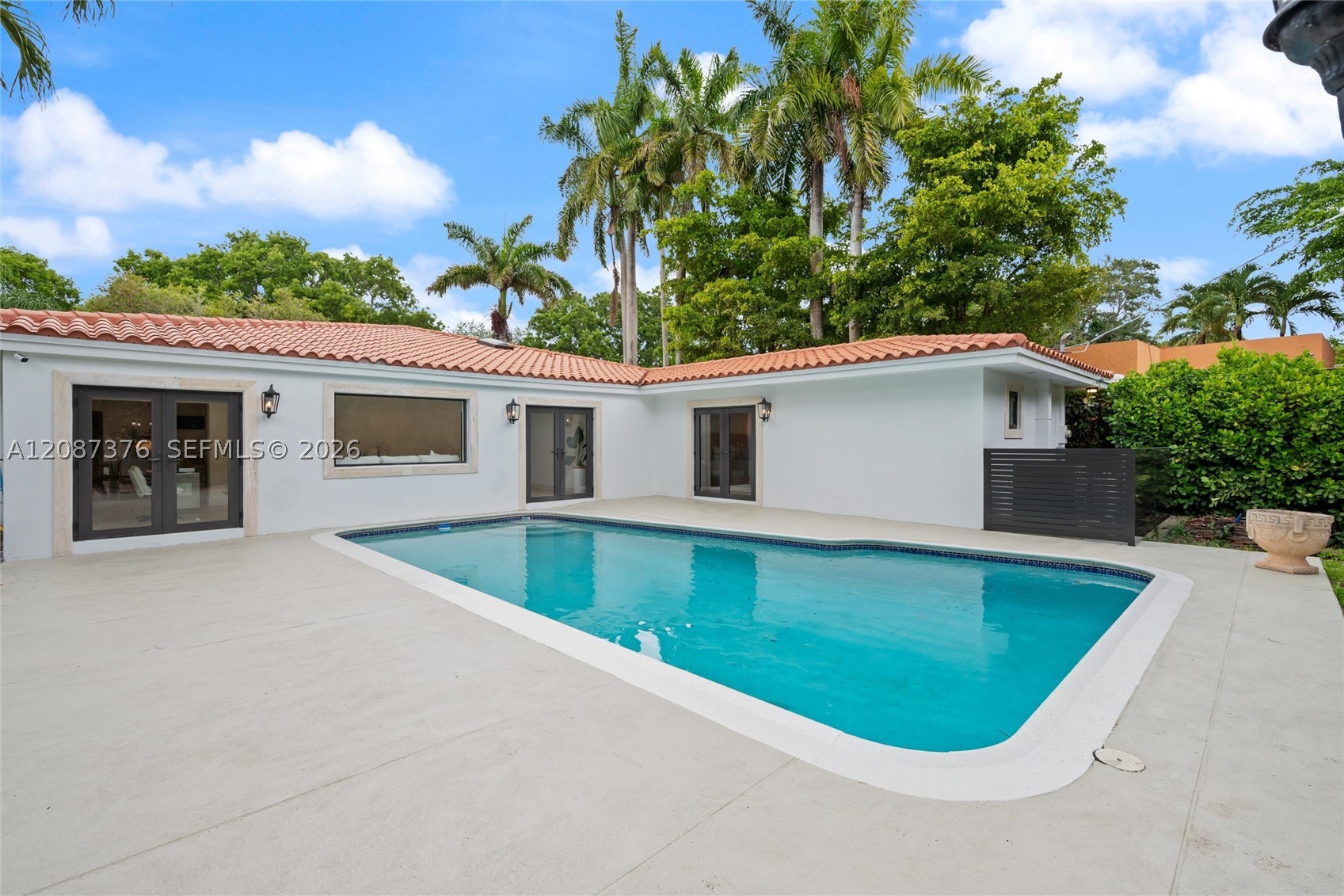 1320 Alhambra Cir #0, Coral Gables FL 33134