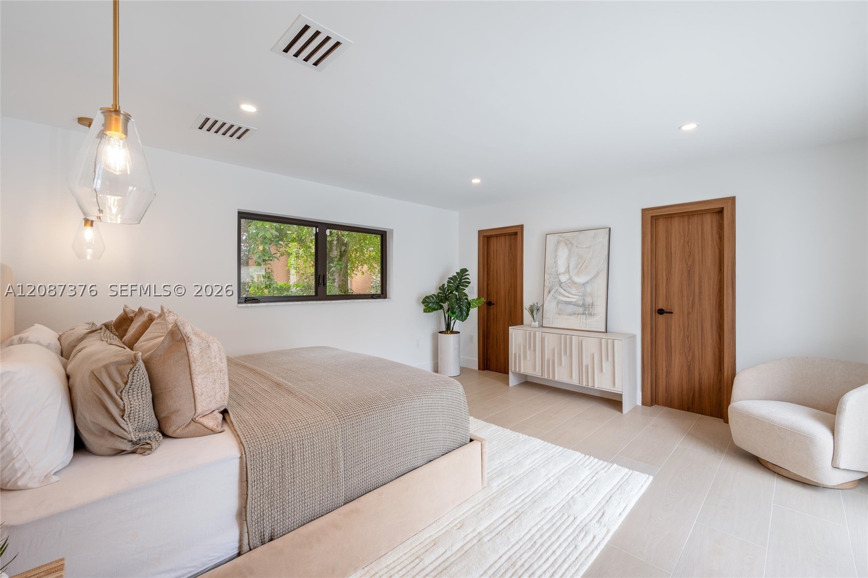1320 Alhambra Cir #0, Coral Gables FL 33134