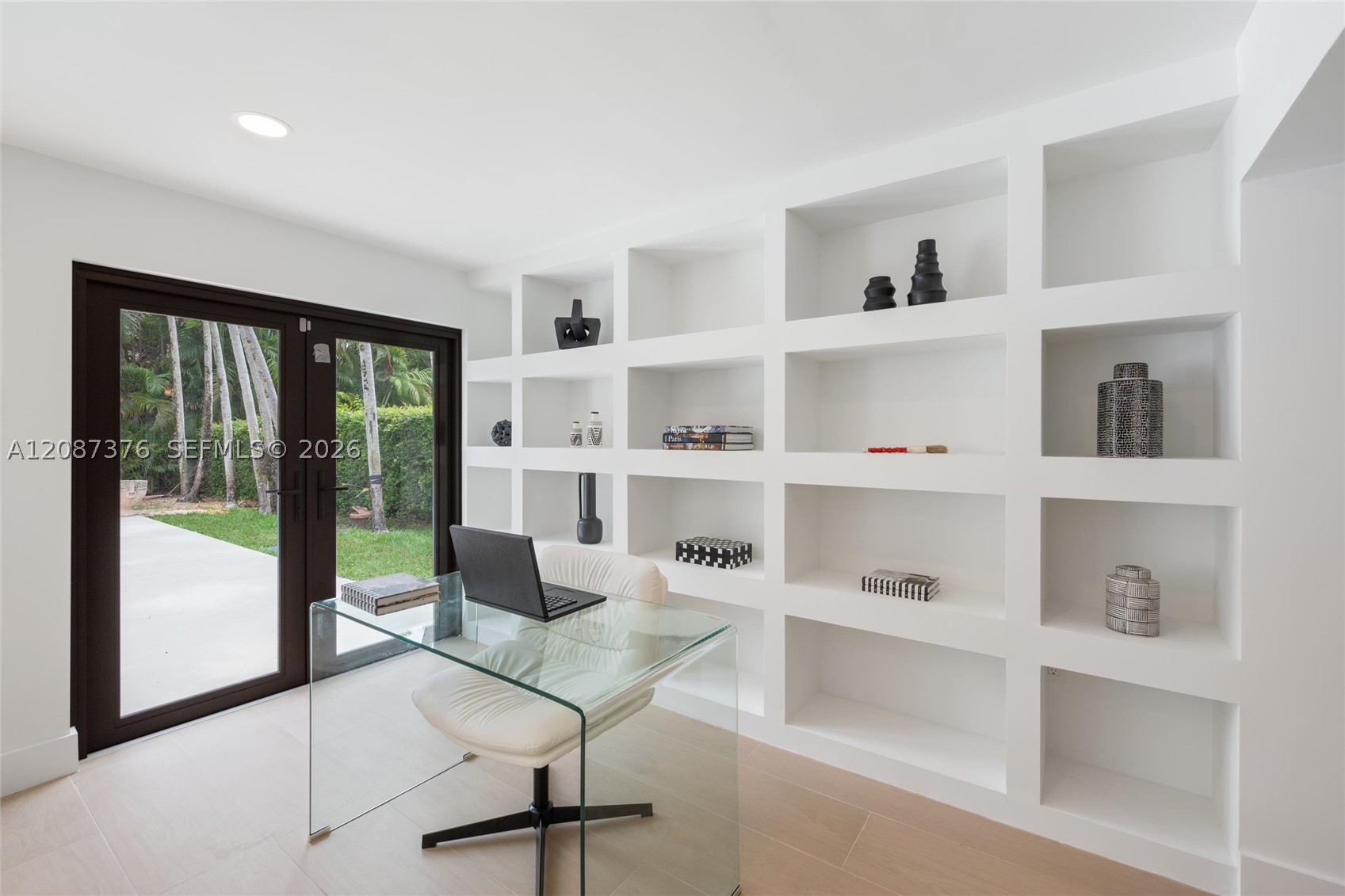 1320 Alhambra Cir #0, Coral Gables FL 33134