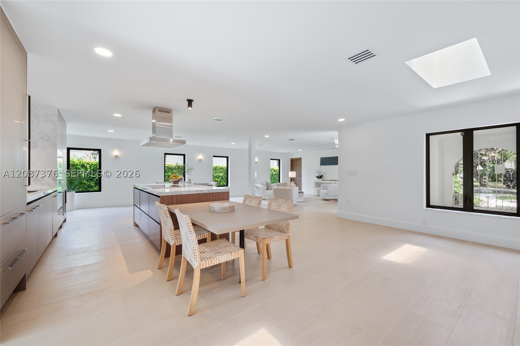 1320 Alhambra Cir #0, Coral Gables FL 33134