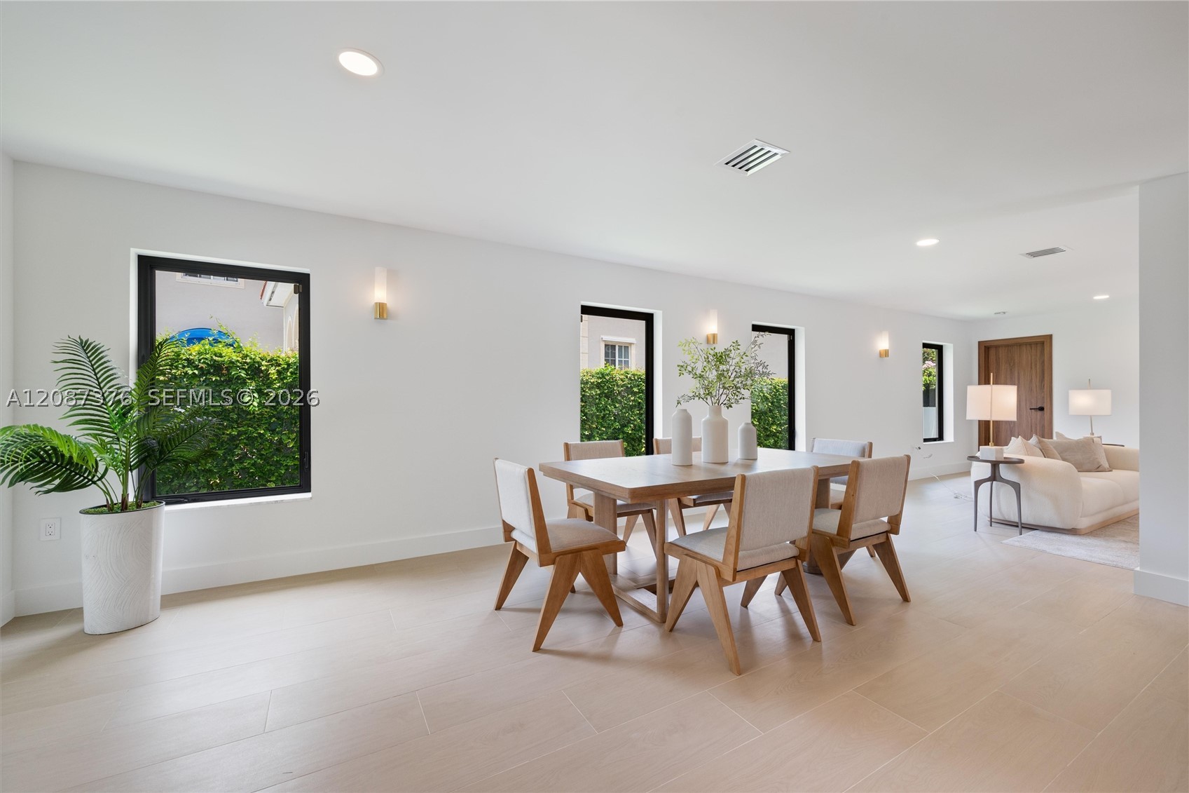 1320 Alhambra Cir #0, Coral Gables FL 33134