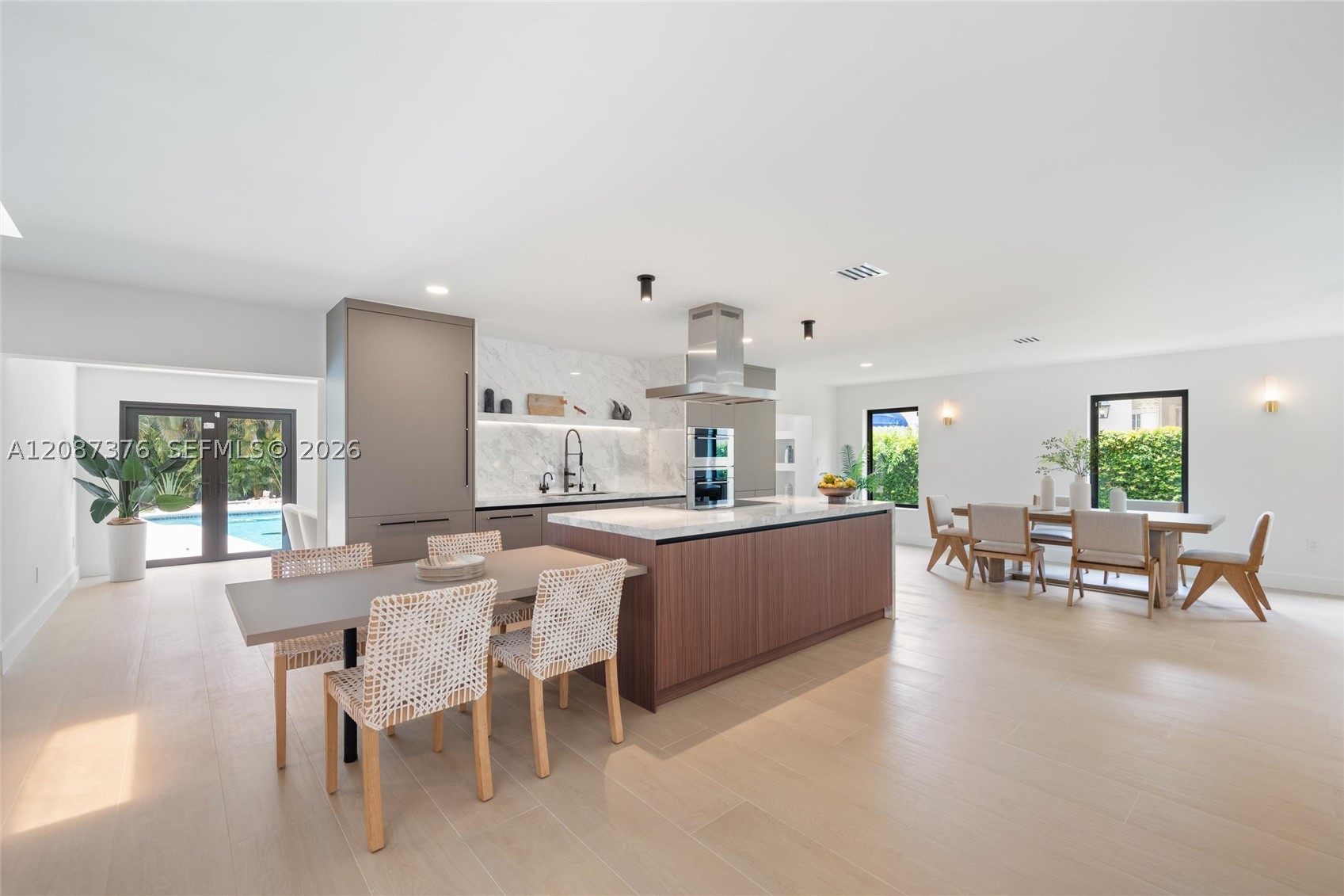 1320 Alhambra Cir #0, Coral Gables FL 33134