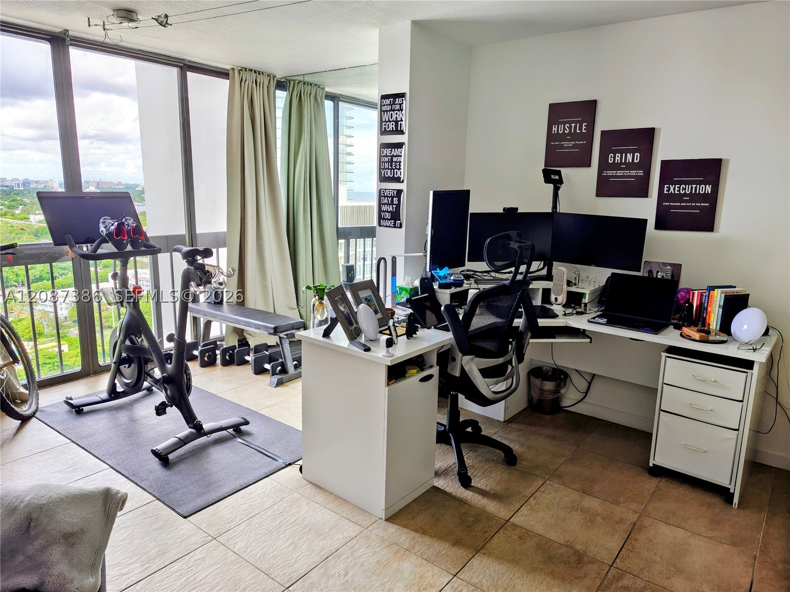 2333 Brickell Ave #2814, Miami FL 33129