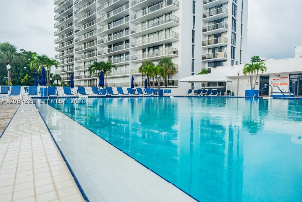 3701 N Country Club Dr #1807, Aventura FL 33180