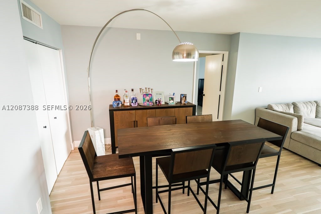 3701 N Country Club Dr #1807, Aventura FL 33180