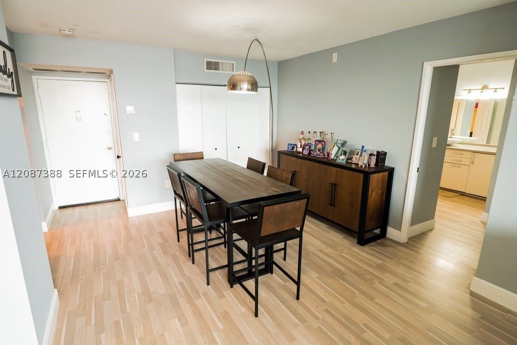 3701 N Country Club Dr #1807, Aventura FL 33180