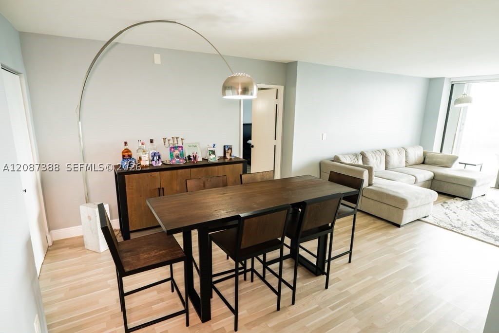 3701 N Country Club Dr #1807, Aventura FL 33180