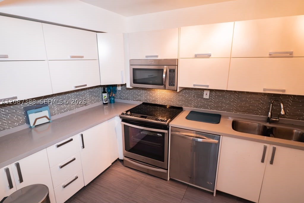 3701 N Country Club Dr #1807, Aventura FL 33180