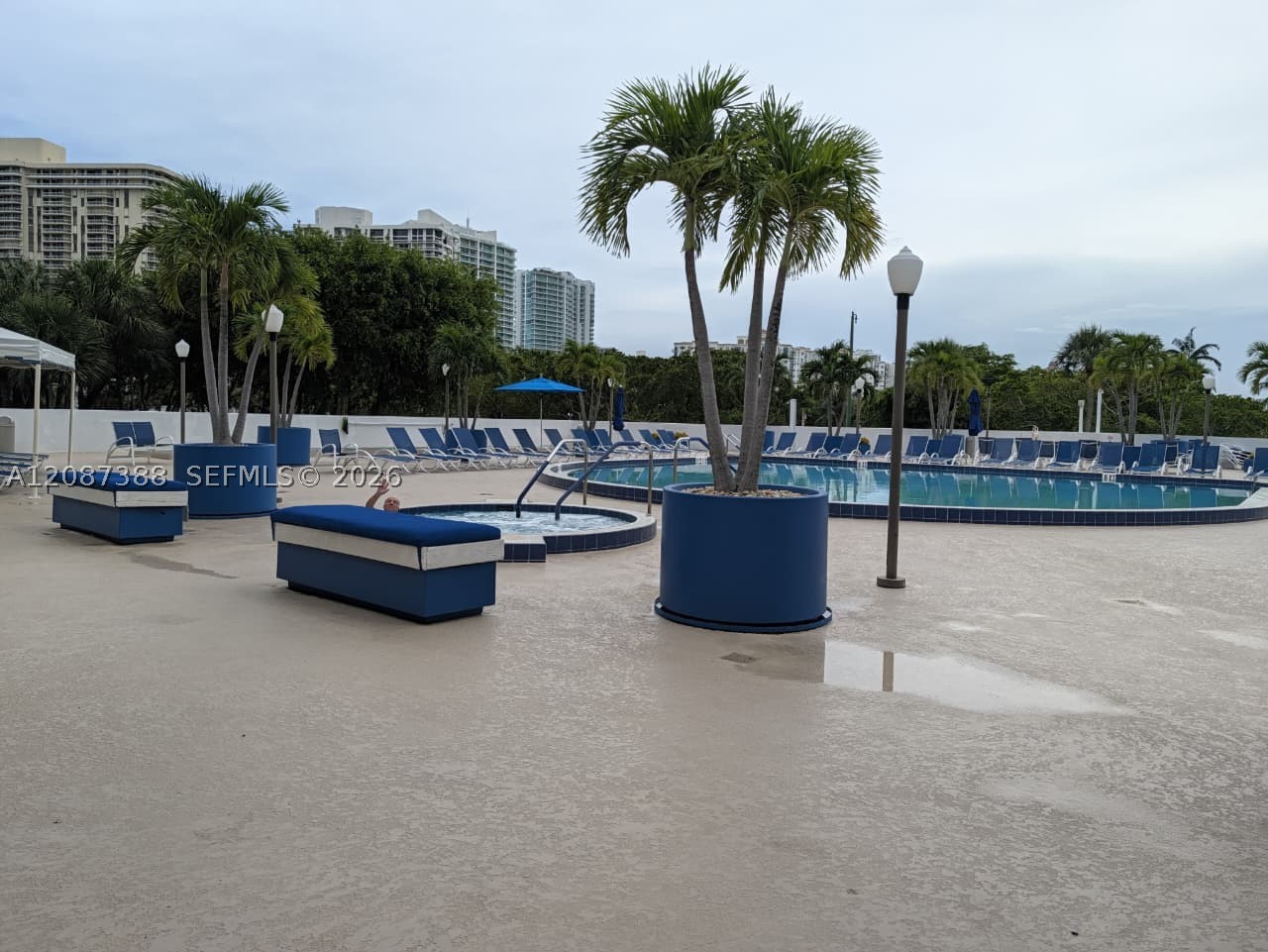 3701 N Country Club Dr #1807, Aventura FL 33180
