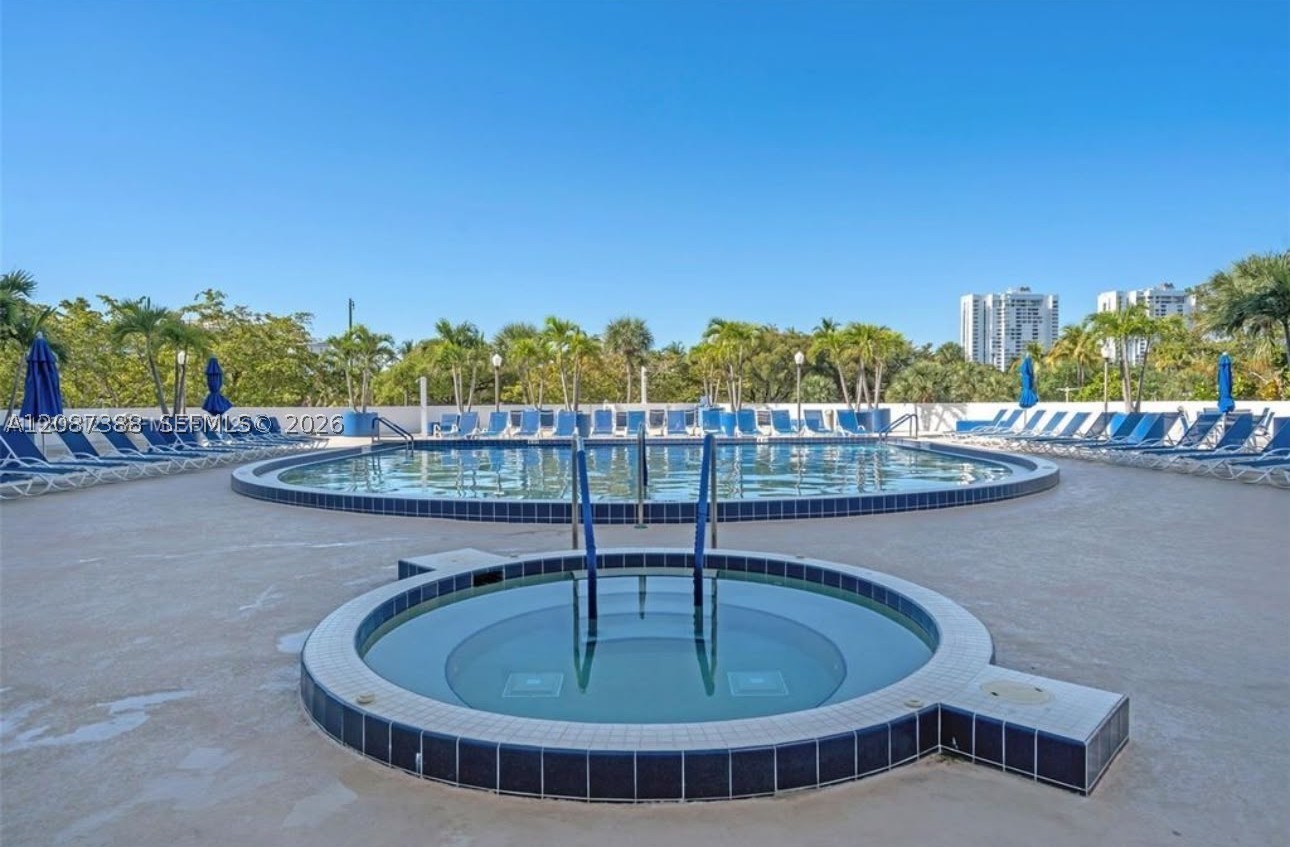 3701 N Country Club Dr #1807, Aventura FL 33180