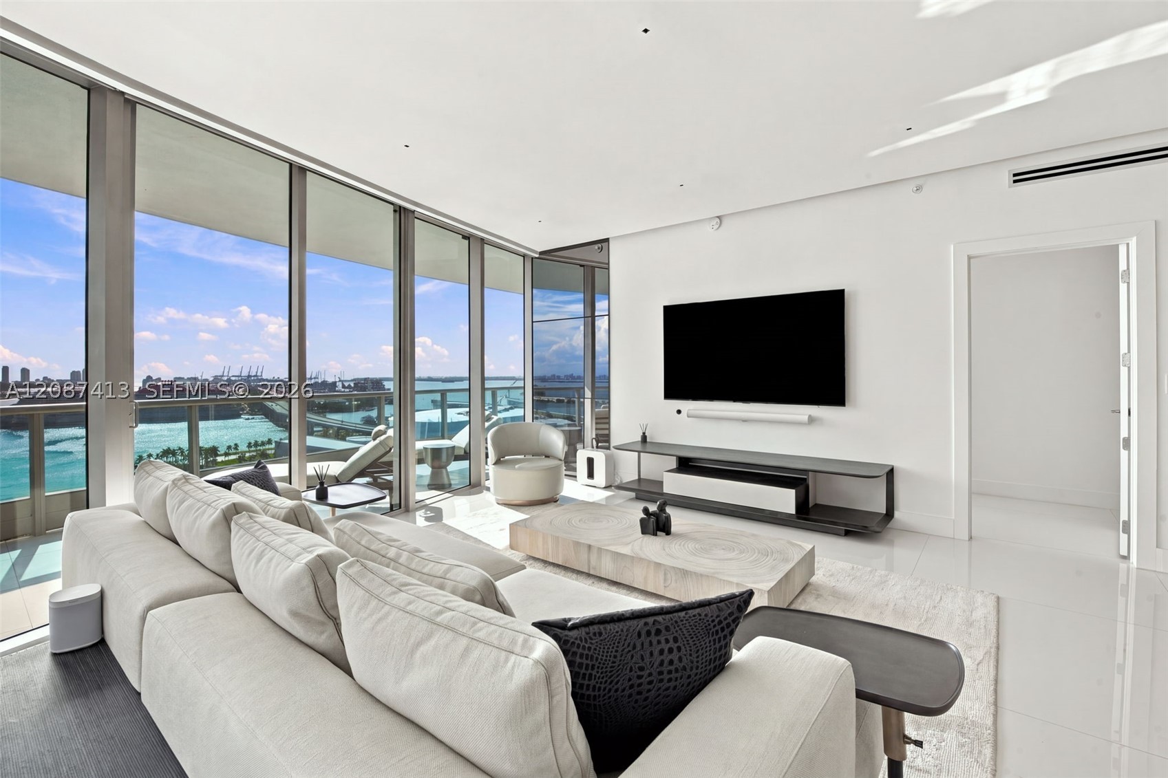 900 Biscayne Blvd #2406, Miami FL 33132