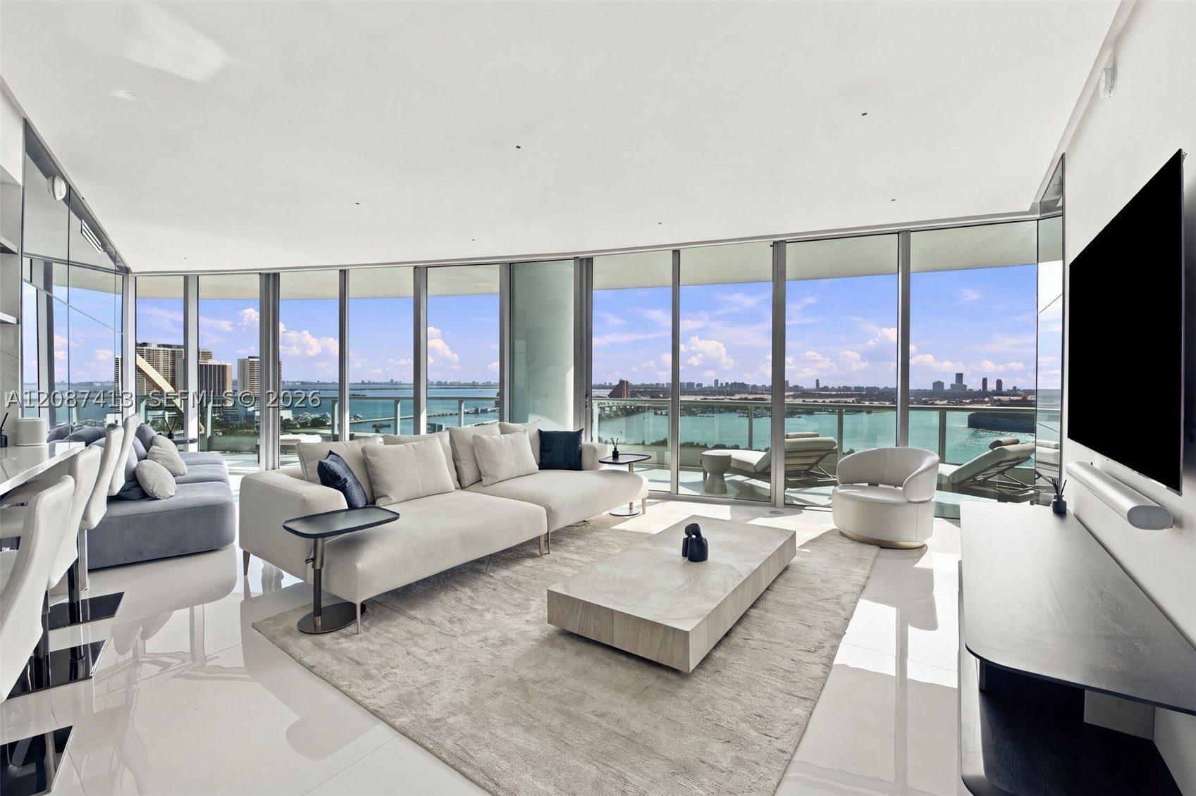 900 Biscayne Blvd #2406, Miami FL 33132